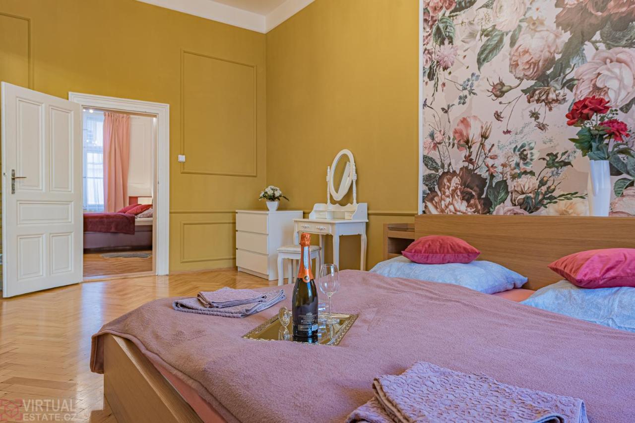Colorful Wenceslas Square Apartment Prag Dış mekan fotoğraf